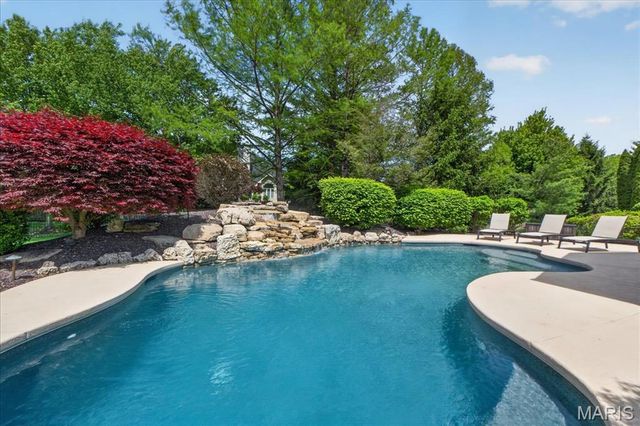 18009 Tara Woods Court, Chesterfield, MO 63005