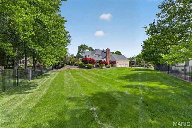 18009 Tara Woods Court, Chesterfield, MO 63005
