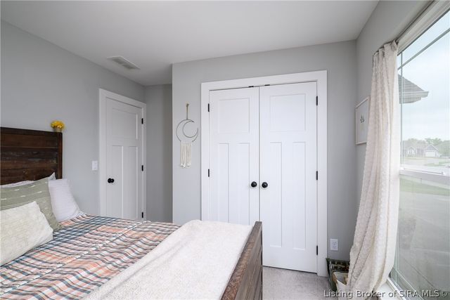 4242 Recreation Way, Jeffersonville, IN 47130