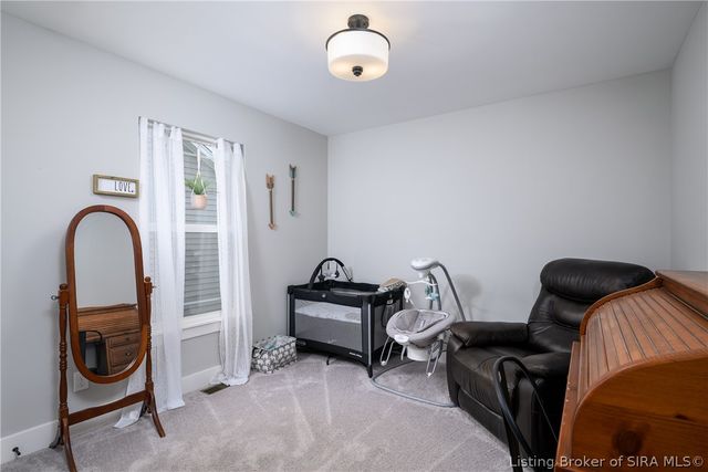 4242 Recreation Way, Jeffersonville, IN 47130