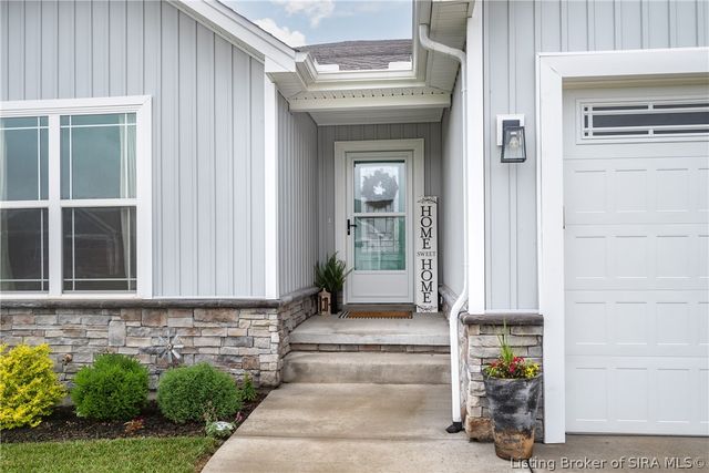 4242 Recreation Way, Jeffersonville, IN 47130