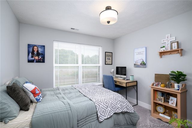 4242 Recreation Way, Jeffersonville, IN 47130