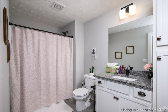 4242 Recreation Way, Jeffersonville, IN 47130