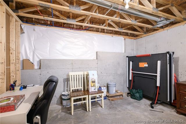 4242 Recreation Way, Jeffersonville, IN 47130