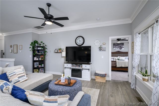 4242 Recreation Way, Jeffersonville, IN 47130