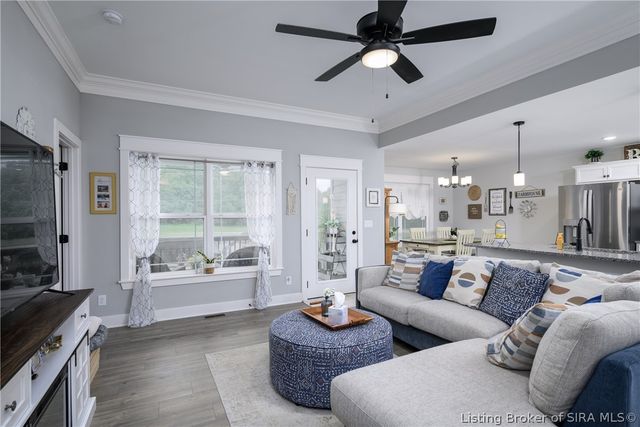 4242 Recreation Way, Jeffersonville, IN 47130