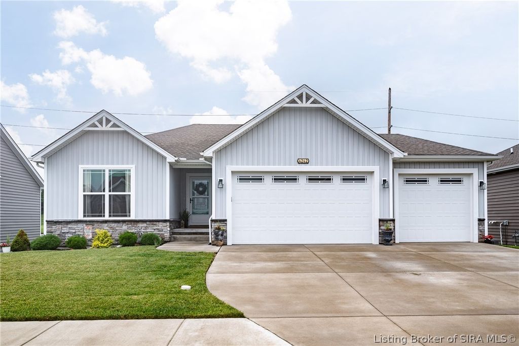 4242 Recreation Way, Jeffersonville, IN 47130