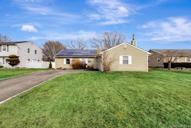 39 Frost Valley Drive, East Patchogue, NY 11772