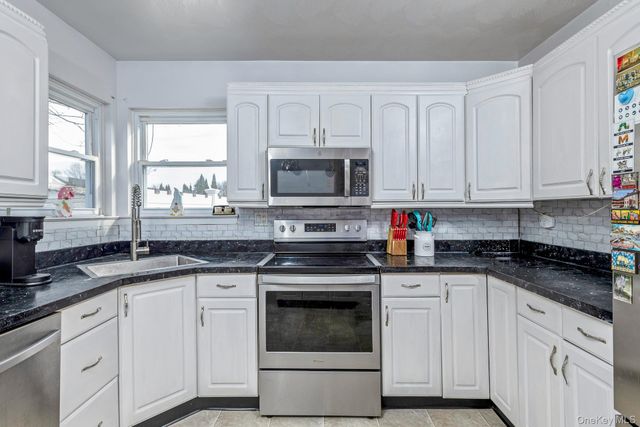 39 Frost Valley Drive, East Patchogue, NY 11772