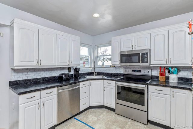 39 Frost Valley Drive, East Patchogue, NY 11772