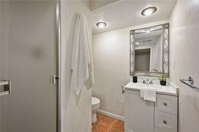 5005 Sycamore Drive, Roeland Park, KS 66205