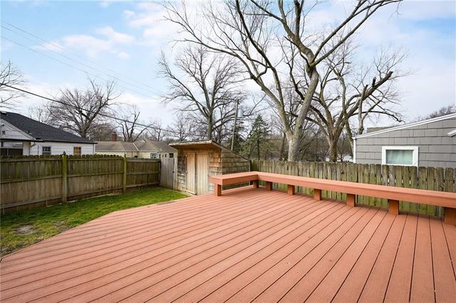 5005 Sycamore Drive, Roeland Park, KS 66205