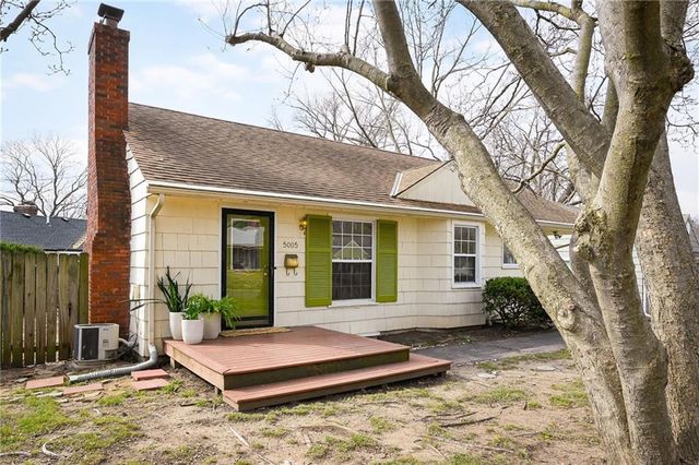 5005 Sycamore Drive, Roeland Park, KS 66205