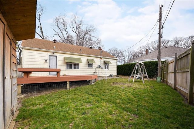 5005 Sycamore Drive, Roeland Park, KS 66205