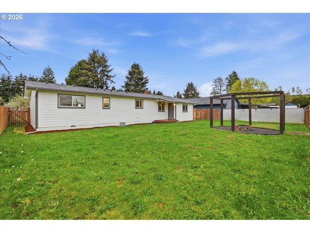 132 GREEN ACRES Dr, Castle Rock, WA 98611