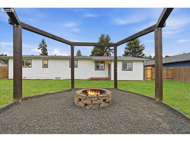 132 GREEN ACRES Dr, Castle Rock, WA 98611