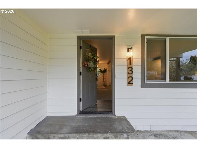 132 GREEN ACRES Dr, Castle Rock, WA 98611