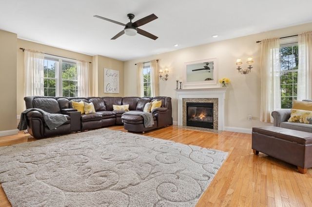 36 Magnolia Lane, Grafton, MA 01536