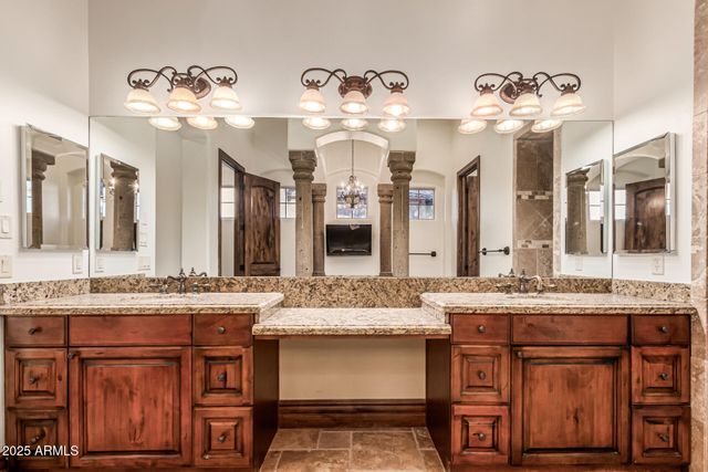 3037 E WATERMAN Way, Gilbert, AZ 85297