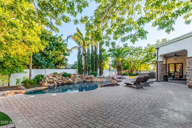 3037 E WATERMAN Way, Gilbert, AZ 85297