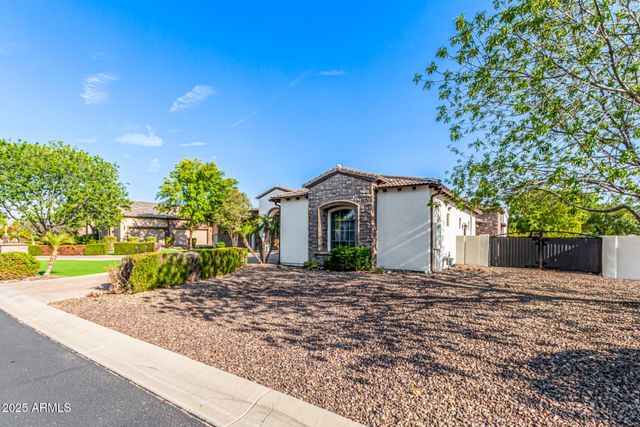 3037 E WATERMAN Way, Gilbert, AZ 85297