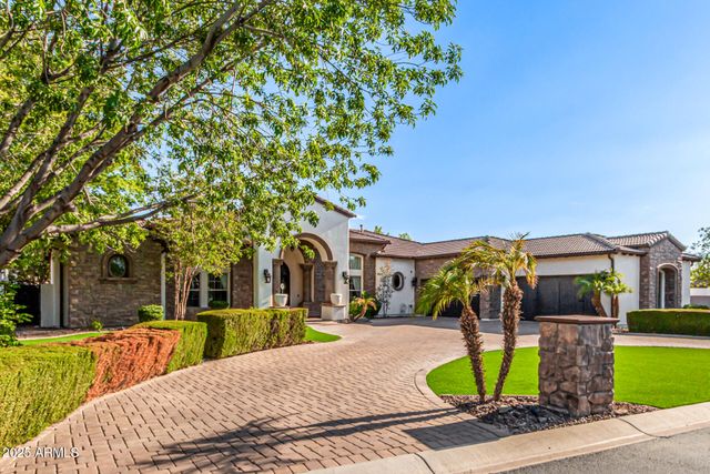 3037 E WATERMAN Way, Gilbert, AZ 85297