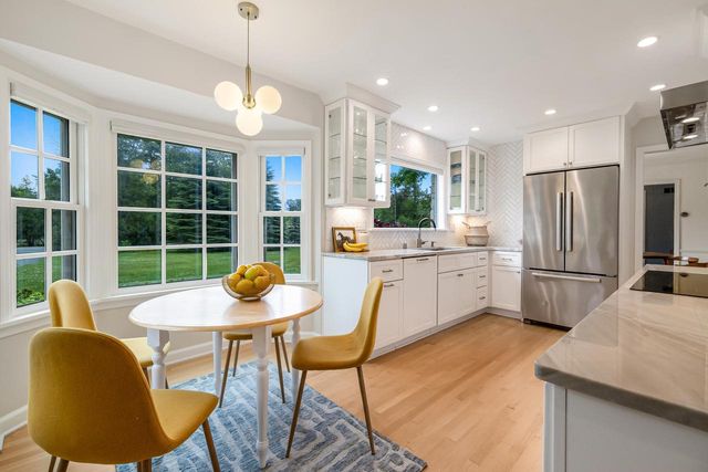 9321 N Tennyson DRIVE, Bayside, WI 53217