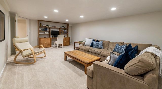 9321 N Tennyson DRIVE, Bayside, WI 53217