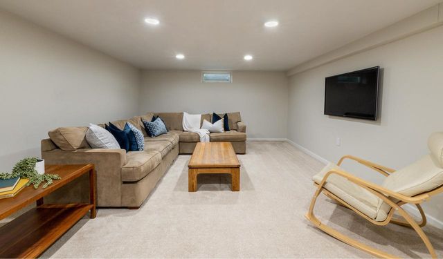 9321 N Tennyson DRIVE, Bayside, WI 53217