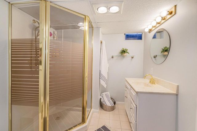 9321 N Tennyson DRIVE, Bayside, WI 53217
