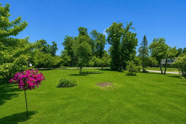 9321 N Tennyson DRIVE, Bayside, WI 53217