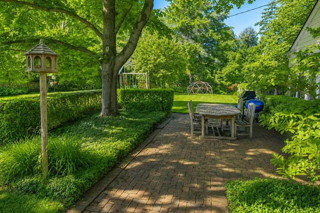 9321 N Tennyson DRIVE, Bayside, WI 53217