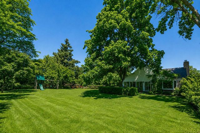 9321 N Tennyson DRIVE, Bayside, WI 53217
