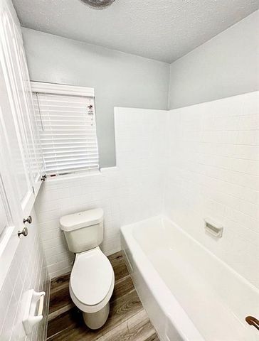 3215 Oakwood Drive, Edmond, OK 73013
