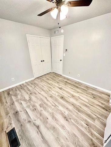 3215 Oakwood Drive, Edmond, OK 73013