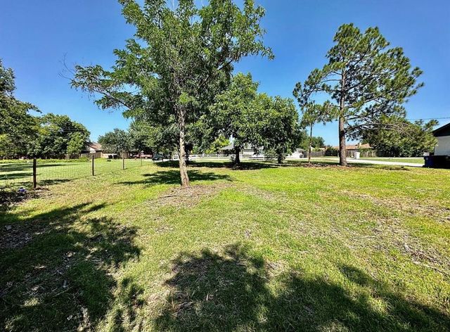 3215 Oakwood Drive, Edmond, OK 73013