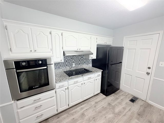 3215 Oakwood Drive, Edmond, OK 73013
