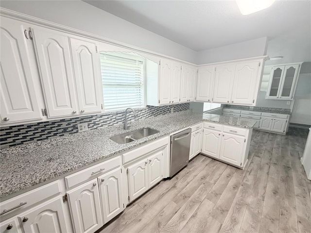 3215 Oakwood Drive, Edmond, OK 73013