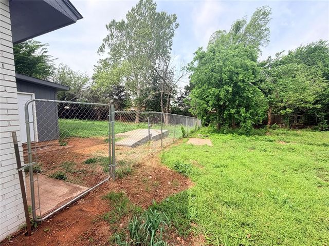 3215 Oakwood Drive, Edmond, OK 73013