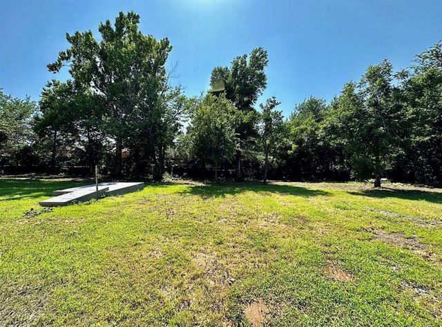 3215 Oakwood Drive, Edmond, OK 73013