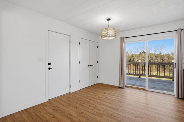 6445 N WAGON TRAIL RD, Columbia, MO 65202