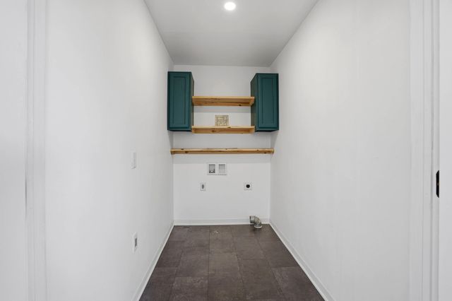 6445 N WAGON TRAIL RD, Columbia, MO 65202