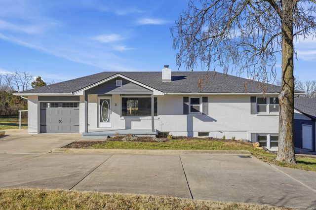 6445 N WAGON TRAIL RD, Columbia, MO 65202