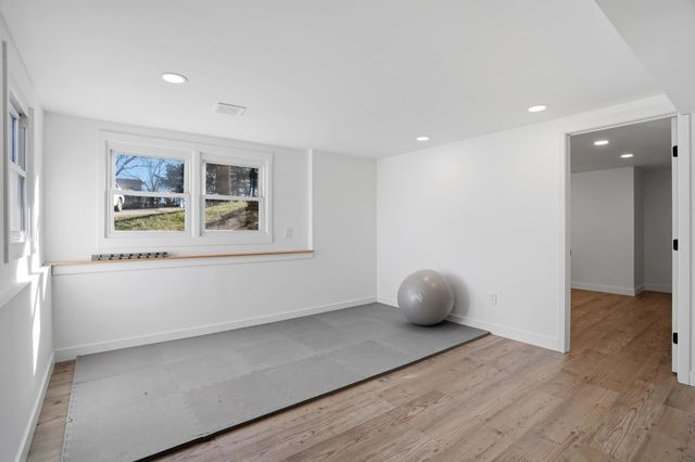 6445 N WAGON TRAIL RD, Columbia, MO 65202