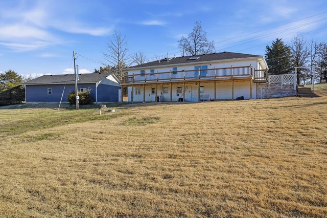 6445 N WAGON TRAIL RD, Columbia, MO 65202