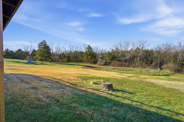 6445 N WAGON TRAIL RD, Columbia, MO 65202