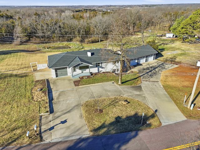 6445 N WAGON TRAIL RD, Columbia, MO 65202