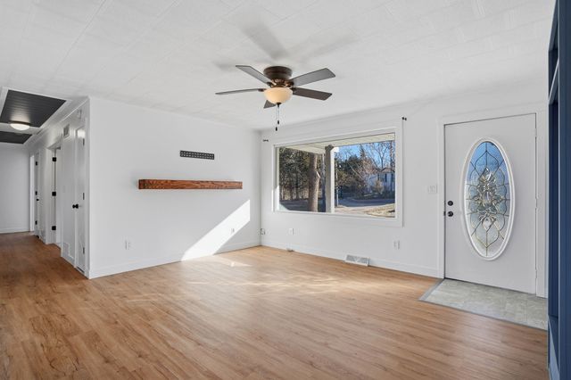 6445 N WAGON TRAIL RD, Columbia, MO 65202