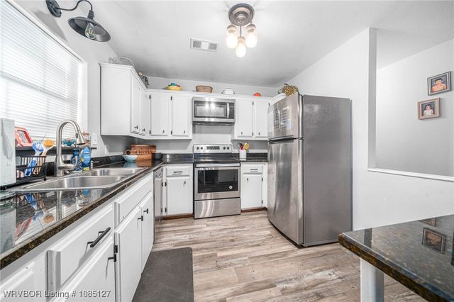 18371 New Hope Road, Spiro, OK 74959