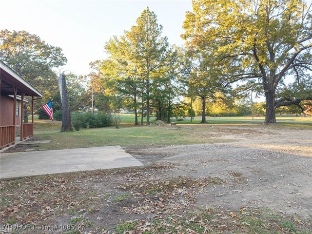 18371 New Hope Road, Spiro, OK 74959